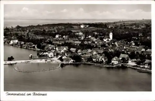Ak Immenstaad am Bodensee, Landschaft am Bodensee, Panoramaansicht, viele Dächer, Wasseransicht