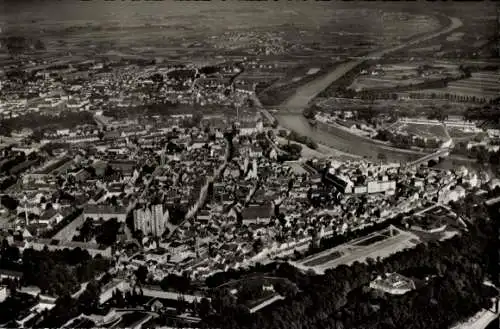 Ak Ingolstadt an der Donau Oberbayern, Luftaufnahme von  Stadtansicht, Fluss,  Gebäude