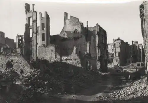 Original Foto Berlin Kreuzberg, Hollmannstraße, zerstörte Häuser, um 1945/46, ca. 13 x 17 cm