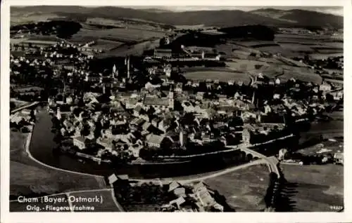 Ak Cham in der Oberpfalz, Luftaufnahme von  Bayer. Ostmark, Fliegeraufnahme