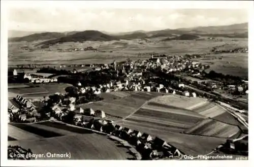 Ak Cham in der Oberpfalz, Luftaufnahme von  naturnahe Umgebung,  Architektur