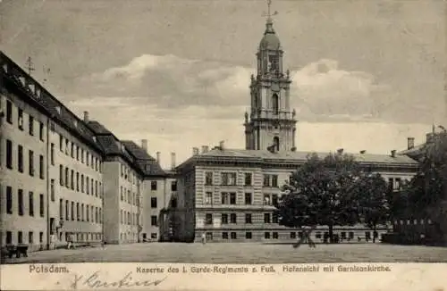 Ak Potsdam, Kaserne des I. Garde-Regiments zu Fuß, Hofansicht mit Garnisonkirche