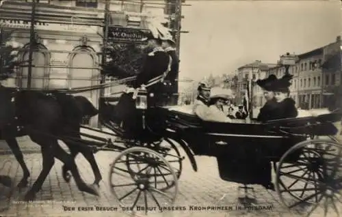 Ak Potsdam, der erste Besuch der Braut unseres Kronprinzen, Charlottenstraße, W. Oschatz, Kutsche