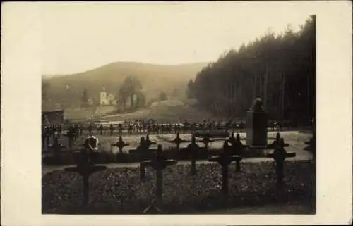 Foto Ak Kriegerfriedhof, Soldatengräber, Kriegsschauplatz 1. WK