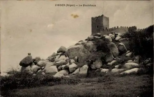 Ak Zinder Niger, Blockhaus, Felsen, Wolken,  Niger