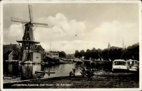 Ak Haarlem Nordholland Niederlande, Mühle De Adriaan, Wasserweg, Boote, Stadtansicht, Schwarz-...
