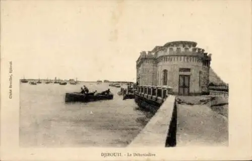 Ak Djibouti Dschibuti, Bild vom Débarcadère, Boote im Hafen, historische Architektur