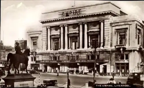 Ak Liverpool Merseyside England, Empire Theatre, Grand Opera Festival, Statue vor dem Theater