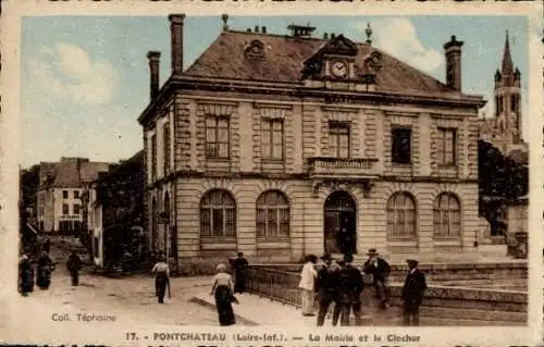 Ak Pontchateau Loire Atlantique, Rathaus, Glockenturm,  Architektur, Menschen auf Straße, Coll. T
