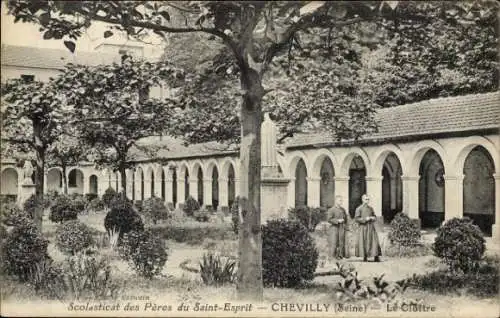 Ak Chevilly Val de Marne, Klosteranlage, Bäume, zwei Nonnen, Korridor