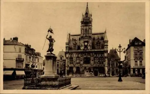 Ak Compiègne Oise, Rathaus, Statue, Platz, Restaurant,  Architektur