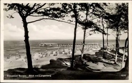 Foto Ak Seebad Bansin, Strand Blick vom Langenberg
