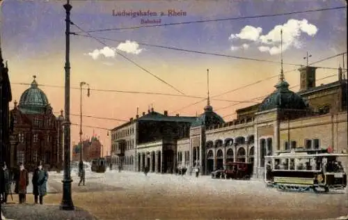 Ak Ludwigshafen am Rhein, Bahnhof, Straßenansicht, Tram,  Architektur