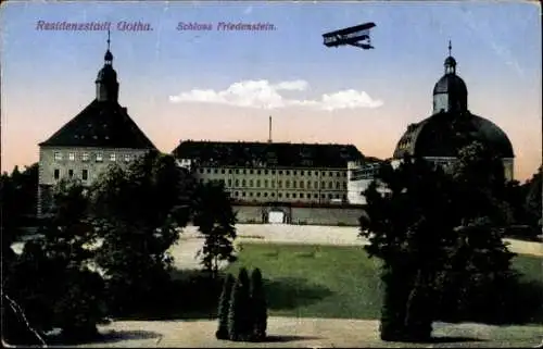 Ak Gotha in Thüringen, Schloss Friedenstein, Residenzstadt  Flugzeug, schöne Landschaft