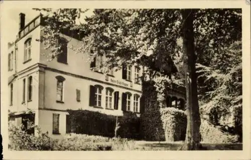 Ak Ostseebad Heringsdorf auf Usedom, FDGB-Ferienheim Erich Hoppe, alte Gebäude, Bäume, Garten