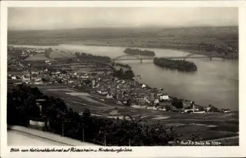 Ak Rüdesheim am Rhein, Gesamtansicht, Hindenburgbrücke, Blick vom Nationaldenkmal