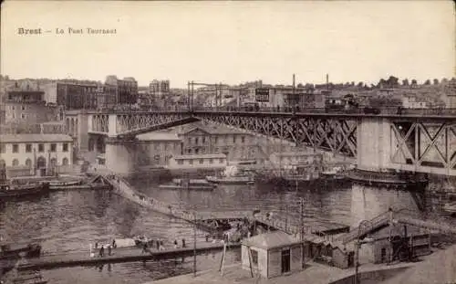 Ak Brest Finistère, Ansicht des Pont Tournant, Hafen, Gebäude, Schiffe, Brücke