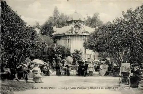 Ak Menton Alpes Maritimes, Le Jardin Public, Musikveranstaltung, Menschen mit Schirmen, Bäume, Pa