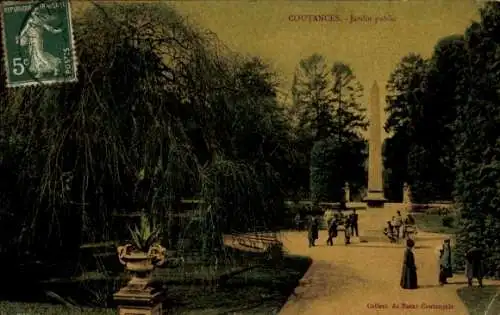 Ak Coutances Manche, Jardin public, Monument, Poststempel, Parklandschaft, Menschen