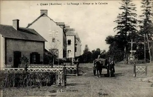 Ak Guer Morbihan,  Passage à Niveau et Calvaire, Pferd, Kutsche, Straße