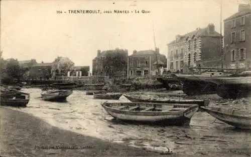 Ak Trentemoult Loire Atlantique, Blick auf den Quai, Boote im Wasser,  Gebäude