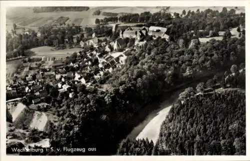 Ak Wechselburg in Sachsen, Luftaufnahme,  Fluss, Bäume, Satellitenansicht