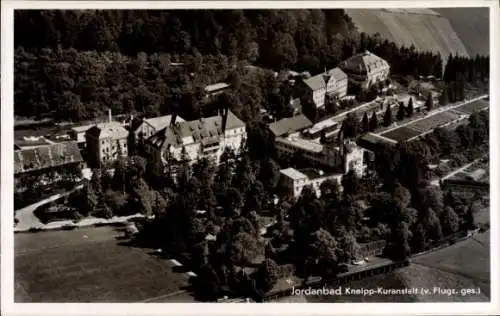 Ak Jordanbad Biberach an der Riß, Fliegeraufnahme, Kneipp-Kuranstalt