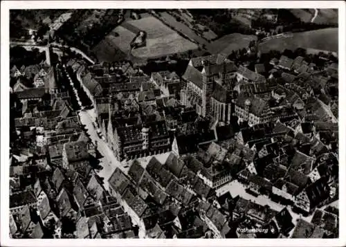Ak Rothenburg in der Oberlausitz, Luftaufnahme von   Gebäude, schmale Straßen