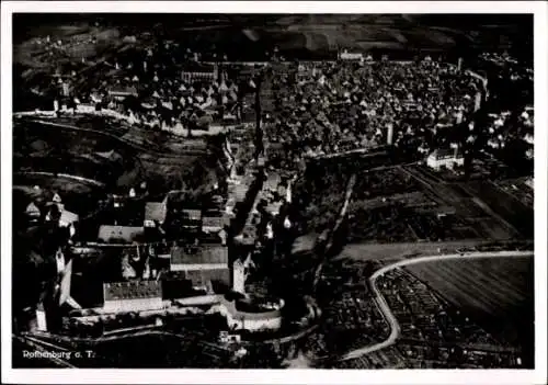 Ak Rothenburg in der Oberlausitz, Luftaufnahme der Stadt, mittelalterliche Architektur, Landschaf