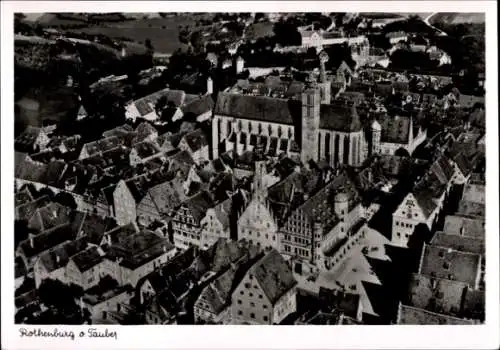 Ak Rothenburg ob der Tauber Mittelfranken, Luftaufnahme, Stadtansicht,  Gebäude, Kirche