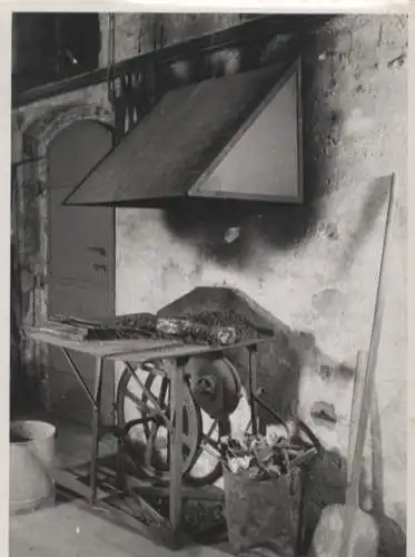 Original Foto Berlin Kreuzberg, Viktoriapark, Werkstatt, um 1945/46, ca. 13 x 18 cm