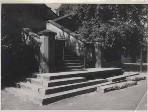 Original Foto Berlin Kreuzberg, Viktoriapark, Aufgang zum Denkmal, um 1945/46, ca. 13 x 18 cm