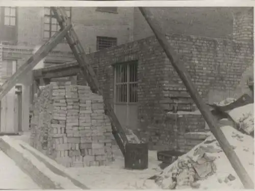 Original Foto Berlin Kreuzberg, Baustelle Naunynstraße 3, um 1945/46, ca. 13 x 18 cm