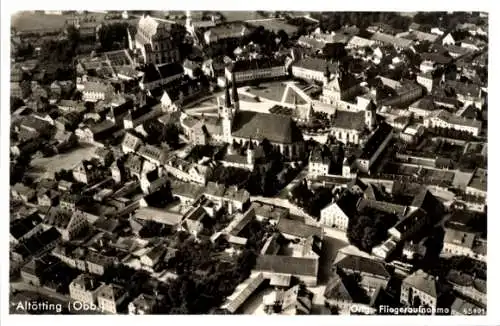 Ak Altötting in Oberbayern, Luftaufnahme von  Kirche,  Gebäude, Stadtansicht