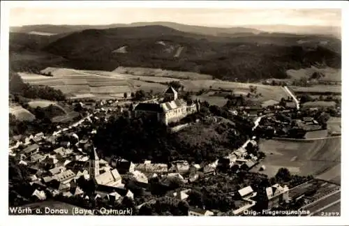 Ak Wörth an der Donau Oberpfalz Bayern, Landschaft mit Wörther Schloss, viele Häuser, Felder, Wal