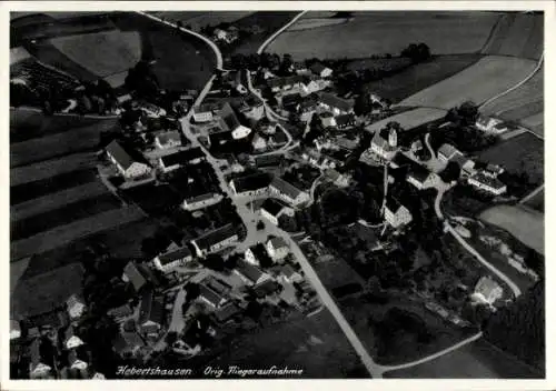 Ak Hebertshausen an der Amper Bayern, Luftaufnahme des Ortes, ländliche Umgebung, Häuser, Straßen