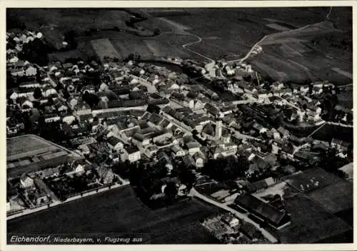 Ak Eichendorf in Niederbayern, Luftaufnahme von  Niederaubayern, Wohnhäuser, Felder