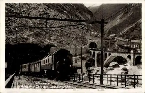 Ak Göschenen Kanton Uri, Elektrischer Zug der Gotthardbahn