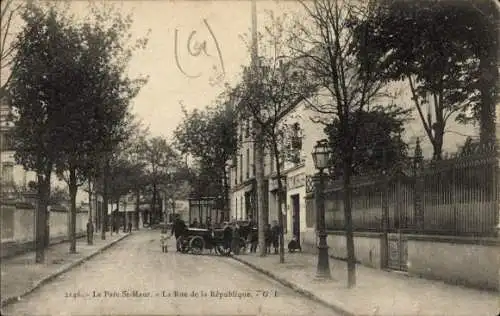 CPA Le Parc Saint-Maur Val de Marne, Rue de la République