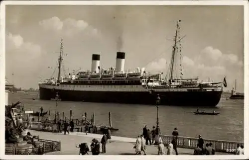 Ak HSDG Zweischrauben Motorschiff Monte Rosa, Hafenpartie