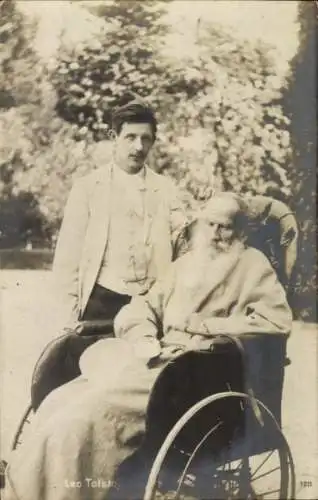 Ak Schriftsteller Leo Tolstoj im Rollstuhl, Lew Tolstoi, Portrait