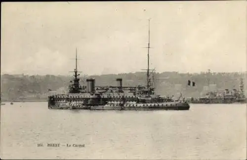 Ak Brest Finistère, Kriegsschiff Le Carnot liegt vor Brest