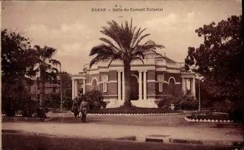 Ak Dakar Senegal, DAKAR, Salle du Conseil Colonial, Palmen, architektonisches Gebäude