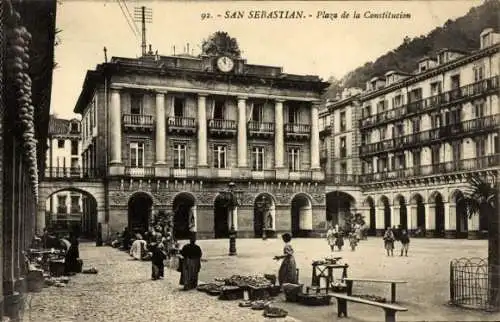 Ak Donostia San Sebastián Baskenland, Plaza de la Constitucion, Marktstand