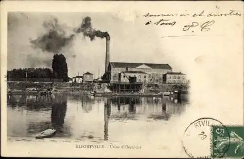 Ak Alfortville Val de Marne,  Usine d'Electricité, Dampfwolke, Wasser, Bootsansicht