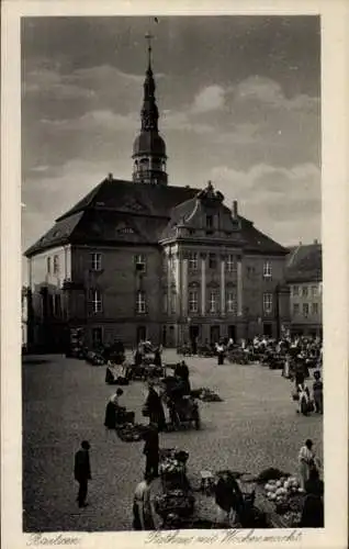 Ak Bautzen Sachsen, Partie am Rathaus mit Wochenmarkt