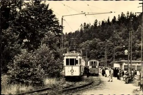 Ak Reinhardsbrunn Friedrichroda im Thüringer Wald, Bilder von Straßenbahnen, Haltestelle, Wald, p
