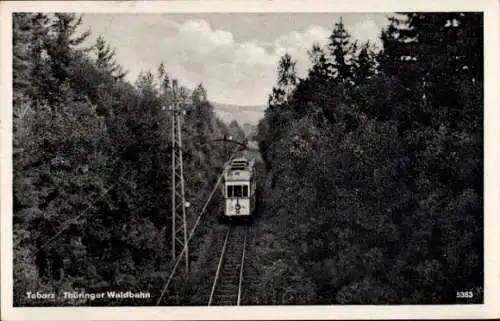Ak Tabarz Thüringen, Thüringer Waldbahn auf den Gleisen