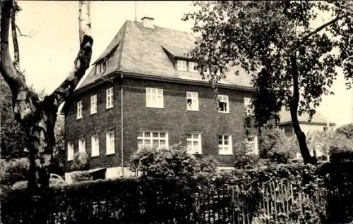 Ak Schmiedefeld am Rennsteig Suhl Thüringen, FDJ-Erholungsheim Fritz Dressel, großes Gebäude, Bäu