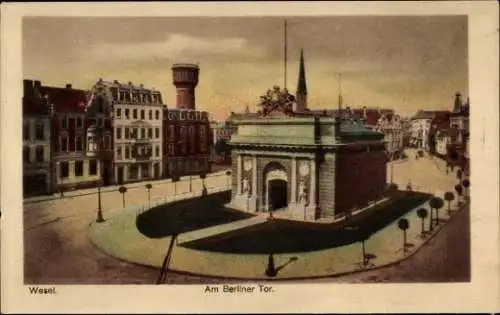 Ak Wesel am Niederrhein, Berliner Tor, farbenfrohe Architektur, Stadtansicht,  